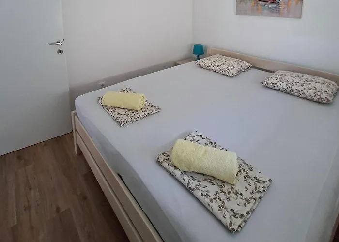 1 Bedroom Amazing In Διαμέρισμα Rtina