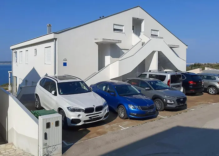 1 Bedroom Amazing In Rtina