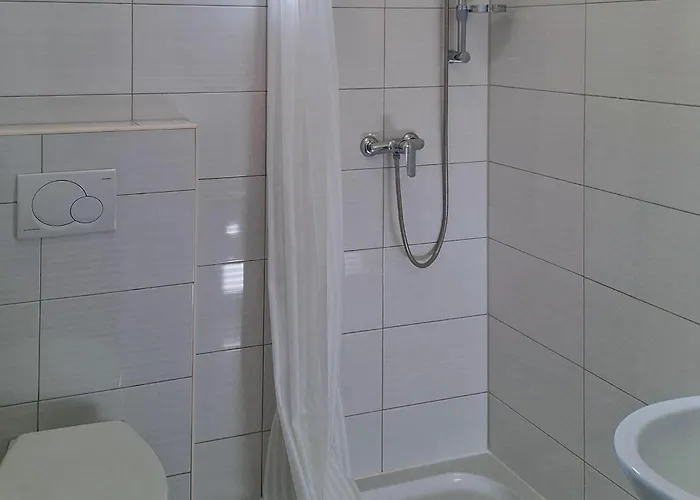 1 Bedroom Amazing In ルティナ